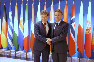 nicusor dan se intalneste cu emmanuel macron la palatul elysee 6937daf926796