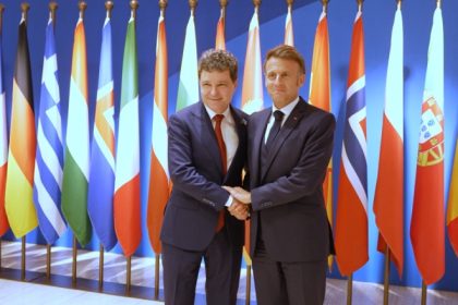 nicusor dan se intalneste cu emmanuel macron la palatul elysee 6937daf926796