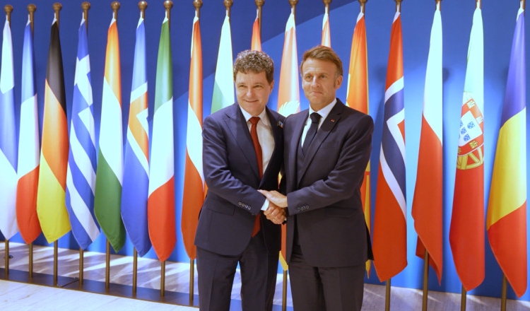 nicusor dan se intalneste cu emmanuel macron la palatul elysee 6937daf926796