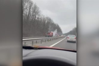 o cisterna incarcata cu benzina a luat foc pe autostrada a1 traficul este blocat pe sensul spre bucuresti 6932e251da60c
