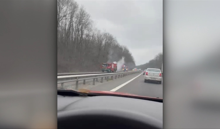 o cisterna incarcata cu benzina a luat foc pe autostrada a1 traficul este blocat pe sensul spre bucuresti 6932e251da60c