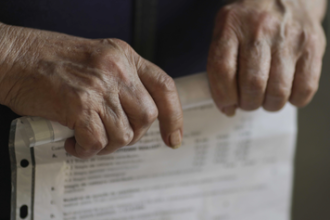 o femeie a murit in sala de asteptare in timp ce astepta o adeverinta pentru casa de pensii 694154eab4b90