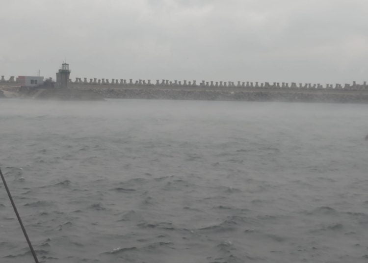 obiecte neidentificate au fost observate plutind in marea neagra in zona sfantu gheorghe 6932b83896cdf