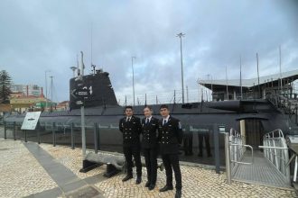 ofiteri romani de marina instruiti la bordul unui submarin portughez foto 6937c866aec5b