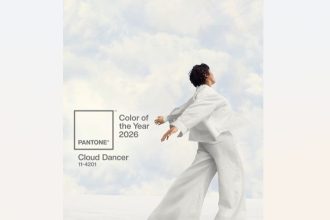 pantone a desemnat culoarea anului 2026 actioneaza ca o soapta de calm intr o lume zgomotoasa 6931ea1803517