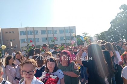 parintii ar putea beneficia de o zi libera odata cu deschiderea noului an scolar proiect legislativ aprobat de senat 69381413a35fa