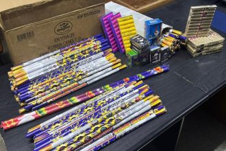 peste 800 de articole pirotehnice interzise descoperite de jandarmi in parcarea unui centru comercial din constanta 694827292b9ba