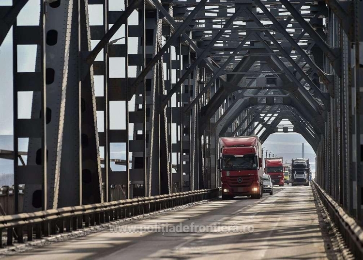 podul prieteniei giurgiu ruse trafic deschis in ambele sensuri in perioada sarbatorilor de iarna 693d2ec56df6b
