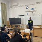 politistii din tulcea au vorbit cu elevii despre prevenirea bullying ului a drogurilor si a riscurilor din mediul online 6931d3c770c6a