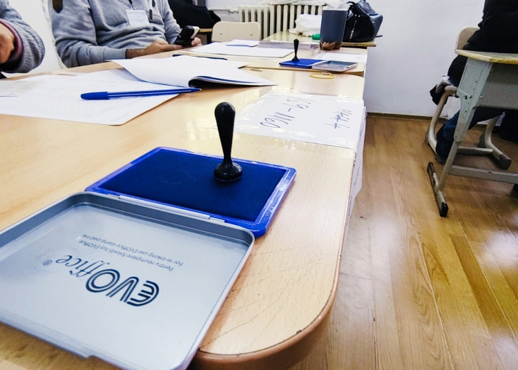 prezenta la vot in comunele lumina si dobromir pana la ora 1300 6935647c5f61b