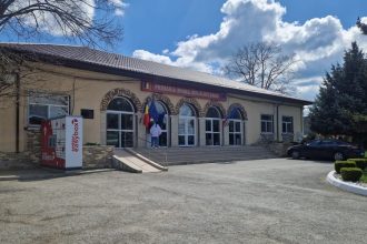 primaria mihail kogalniceanu da startul sarbatorilor de iarna mos craciun porneste in turneu prin comuna 69314dfcad3c4