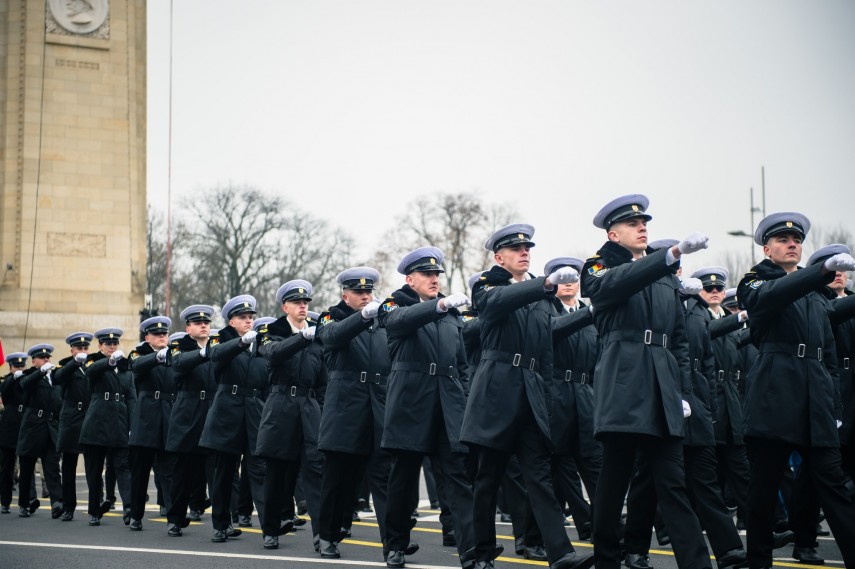 reprezentantii scolii militare de maistri militari a fortelor navale mesaj emotionant dupa parada de la arcul de triumf alegerea carierei militare vine inainte de toate din inima 692daa8c61c69