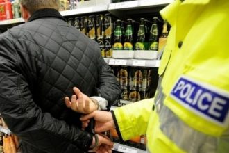 retinut dupa ce a furat din supermarketuri un tanar din constanta este cercetat in 5 dosare penale 693173af0fb72