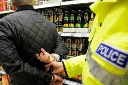 retinut dupa ce a furat din supermarketuri un tanar din constanta este cercetat in 5 dosare penale 693173af0fb72