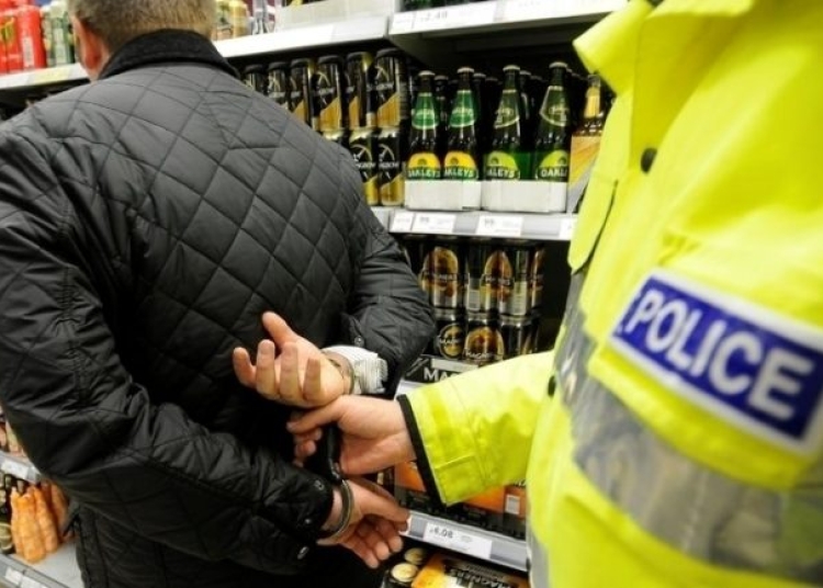 retinut dupa ce a furat din supermarketuri un tanar din constanta este cercetat in 5 dosare penale 693173af0fb72