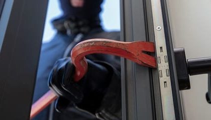 retinut dupa ce ar fi furat bunuri dintr un imobil din baneasa 692ec7387f6d2