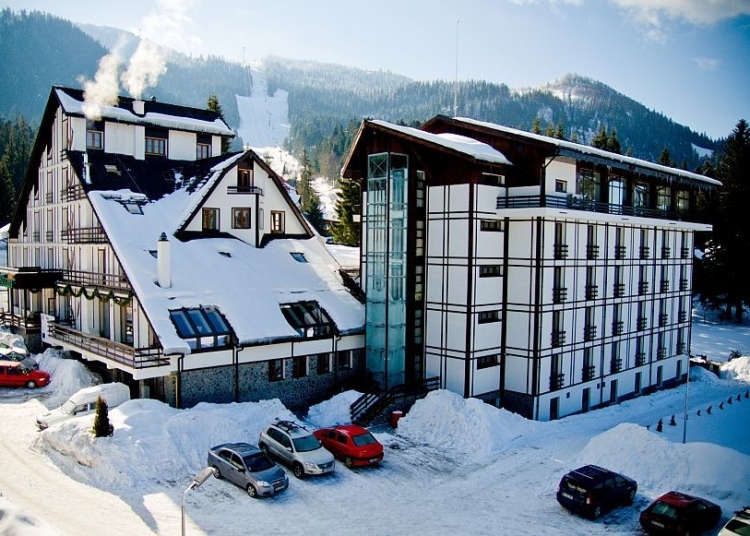 sezonul de schi se deschide in poiana brasov partiile din masivul postavaru pregatite pentru primele coborari 69553dfcb4669