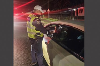 sofer ametit de aburii alcoolului si fara permis de conducere depistat in trafic la sarinasuf judetul tulcea 692d89ba80552