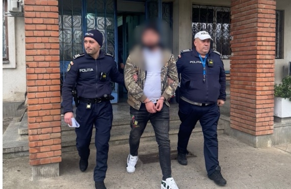 sofer de 27 de ani din mangalia retinut dupa ce a condus cu permisul suspendat si a refuzat testarea pentru alcool 6932d1e14baf5