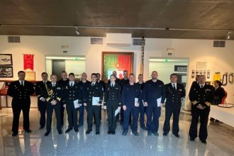 trei ofiteri romani de marina au participat la un modul de instruire la bordul unui submarin portughez 693713ed99747