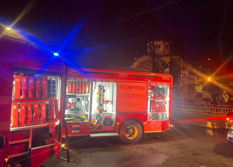 update incendiu la un imobil cu 3 etaje din constanta mai multe persoane s au autoevacuat 692e80ce4b7c5