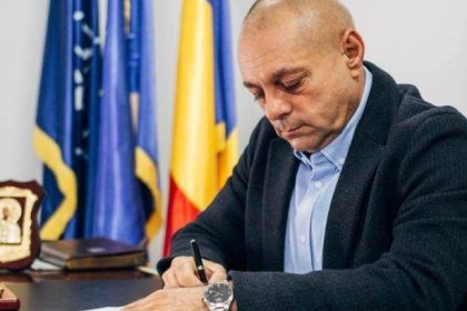 vasile luminare mesaj de mos nicolae fie ca aceasta sarbatoare sa va aduca zambete sincere dorinte implinite si momente de neuitat alaturi de familie 69348bae784d4