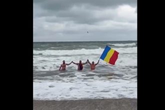 video baie in mare la constanta de ziua nationala 692d82812e4df