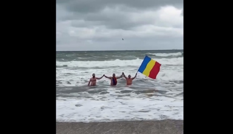 video baie in mare la constanta de ziua nationala 692d82812e4df