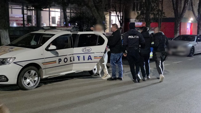 video judetul constanta doi barbati retinuti pentru camata si santaj in medgidia 69539b4aa8c58