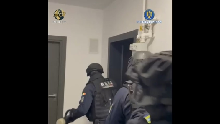 video mascatii au spart usa unor traficanti de droguri care isi vindeau marfa in statiunea costinesti si in capitala 694413748f4f0