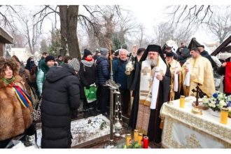 176 de ani de la nasterea lui eminescu slujba de pomenire la mormantul sau din cimitirul bellu 6968cefb3f7d8