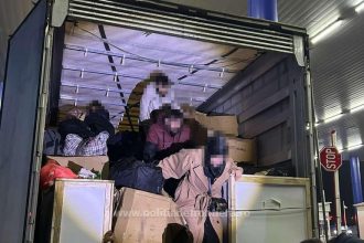 26 de migranti depistati la calafat ascunsi intr un camion cu marfa in urma unei actiuni comune romano bulgare 69620668a808a