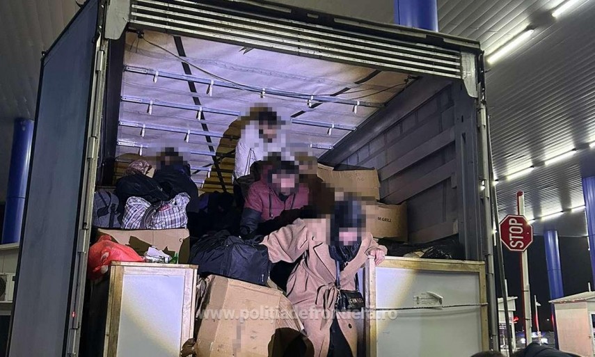 26 de migranti depistati la calafat ascunsi intr un camion cu marfa in urma unei actiuni comune romano bulgare 69620668a808a