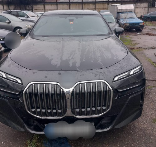 a ramas fara bolidul de 100 000 de euro dupa ce a apasat prea tare pedala de acceleratie masina figura furata din italia 695f982caaf30