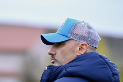 antrenorul andrei ivascu schimb de experienta la o academie de fotbal din dubai 695cc03105233