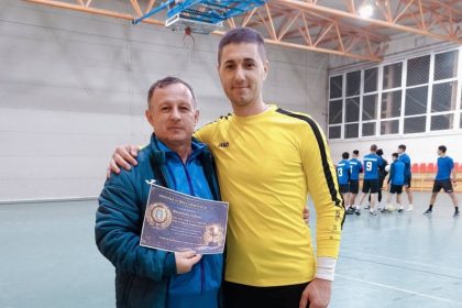 antrenorul iulian baraitaru distinctie primita din partea comisiei judetene de arbitri constanta galerie foto 6969073ecbb72