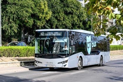 anunt important al ct bus se reia programul pilot de urcare in autobuz pe la usa din fata 696a4ea75524d