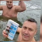 baie la copca pe lacul siutghiol mai multi barbati din constanta sfideaza gerul si frigul 6968fcd0ebc8d