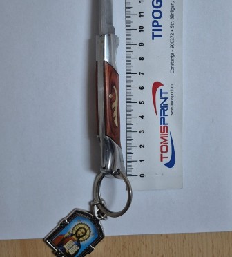 barbat depistat cu un cutit de 17 cm intr o sala de jocuri de noroc 6979cc9073637