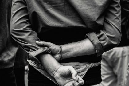 barbat prins si retinut pentru frauda la supermarket ce tehnica folosea la casele self pay din bucuresti 696397ddbeb5f