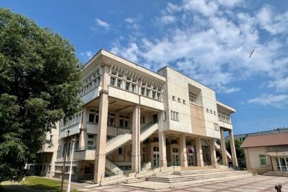 biblioteca judeteana ioan n roman constanta adresa date de contact si conducere 697091adf2a2b