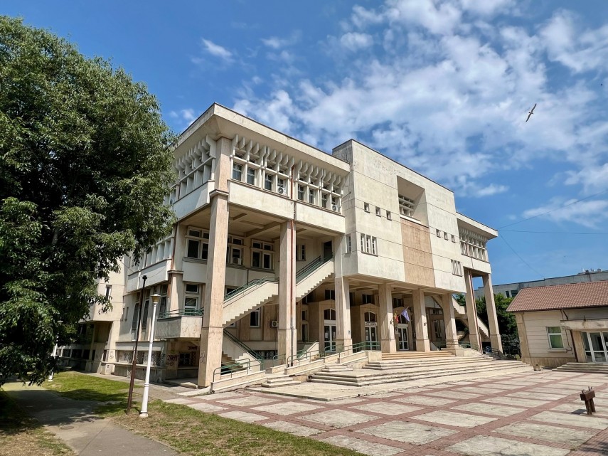 biblioteca judeteana ioan n roman constanta adresa date de contact si conducere 697091adf2a2b