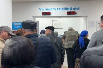 cetatenii din constanta s au prezentat la ghiseele spit de pe bulevardul tomis pentru plata taxelor locale 695b849fddf3b