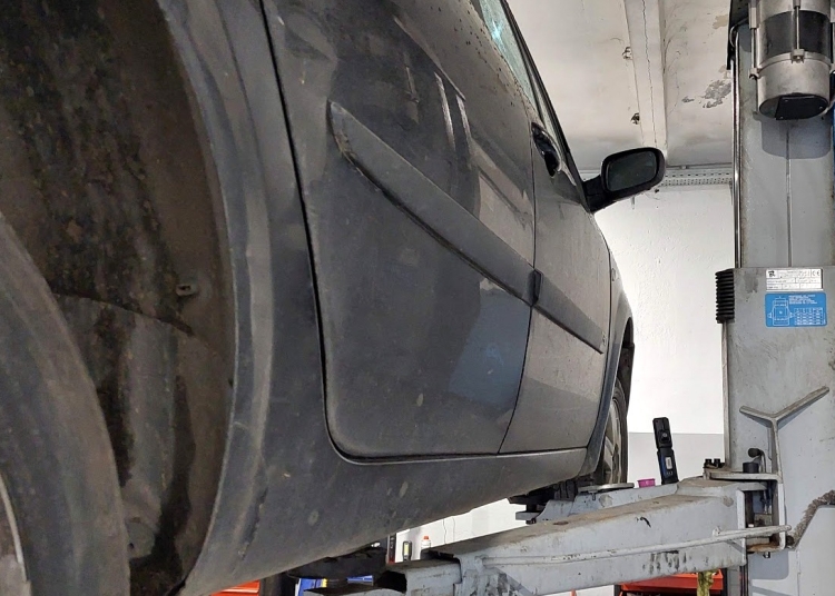 consiliul concurentei a amendat zeci de service uri auto si doi asiguratori 696e43869bb7b