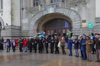 constanta marcheaza ziua unirii principatelor romane asociatia via dobrogeana propune un lant uman in piata ovidiu 697222e4782fc