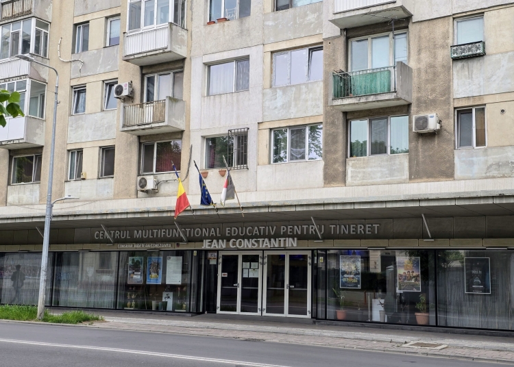 constanta proiectii globurile de aur la cinema jean constantin 696f7974ba41a