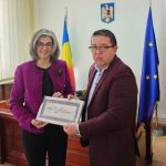 consulul general al republicii turcia la constanta derya dingiltepe a fost primita de muftiul muurat iusuf la sediul muftiatului cultului musulman din romania 696fbe81f3039