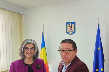 consulul general al republicii turcia la constanta derya dingiltepe a fost primita de muftiul muurat iusuf la sediul muftiatului cultului musulman din romania 696fbe81f3039