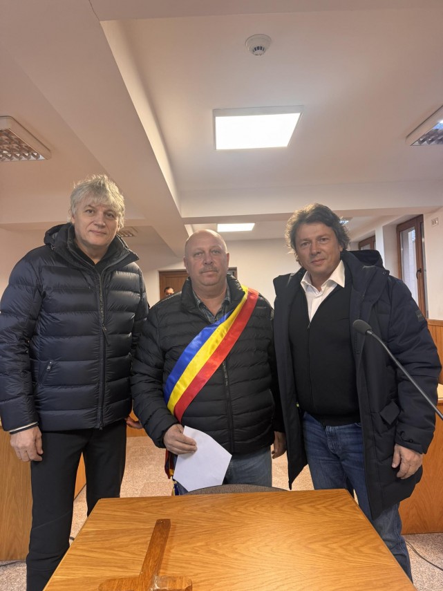 deputatul psd daniel gheorghe georgescu prezent la depunerea juramantului noului primar al comunei dobromir 69733b95b7259