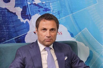 detalii din rechizitoriul in care cristian radu de la mangalia lua mita de la agentii economici de pe ce site isi comanda hainele cine facea comenzile si cum comunica prin bilete 697335570bca2